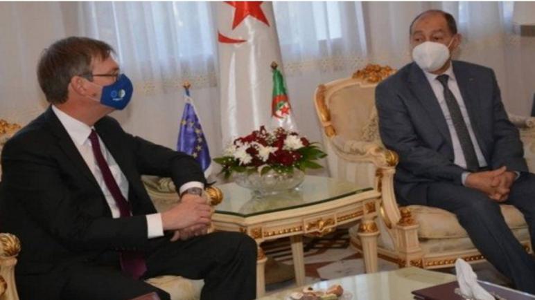بلحاج ورئيس مفوضية الاتحاد الأوروبي يستعرضان سبل تعزيز العلاقات الثنائية