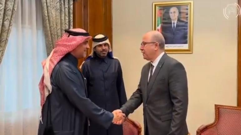 الوزير الأول يبحث آفاق التعاون والشراكة الاستثمارية مع رئيس مجلس إدارة مجموعة شركات رتاج القطرية