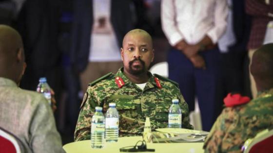 الرئيس الأوغندي يقيل نجله من منصب قيادي عسكري بسبب «تغريدة» هاجم فيها كينيا.