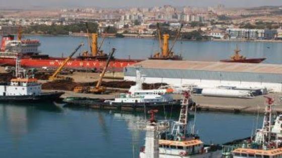 وهران: انطلاق أشغال توسعة ميناء أرزيو لإنجاز رصيفين مخصصين لتصليح البواخر