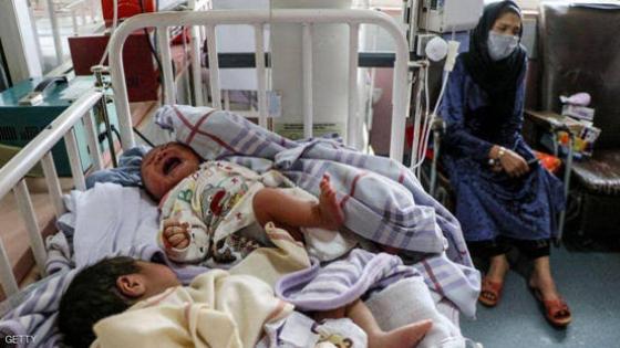 أم أفغانية ترضع 20 مولودا بعد وفاة أمهاتهم في تفجير إنتحاري بالمستشفى
