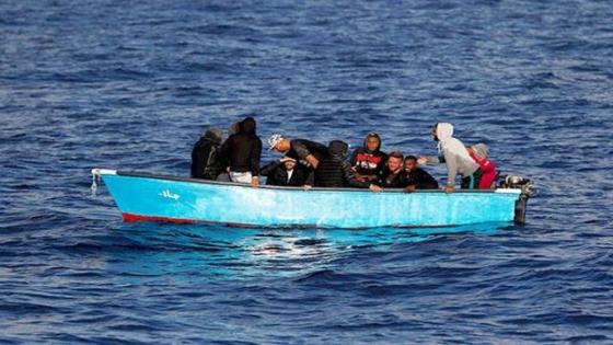 سكيكدة: خفر السواحل يوقفون مركب يحمل 17 شخص كانو بصدد الهجرة الغير الشرعية