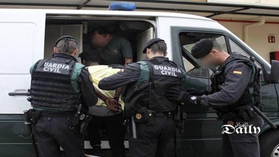 الشرطة الإسبانية تحقق مع جزائريَّين في تهم إرهاب