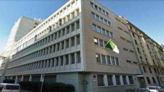 القنصلية الجزائرية في ليون توقف منح التراخيص الاستثنائية للجزائريين المقيمين بالخارج.