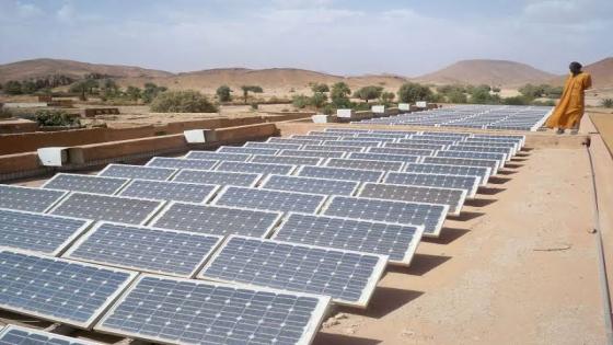 الجزائر تطلق مناقصة دولية لإنجاز محطات للطاقة الشمسية.