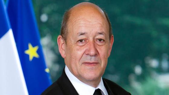 وزير خارجية فرنسا يرد على تصريحات سفير الجزائر بباريس محمد عنتر داود.
