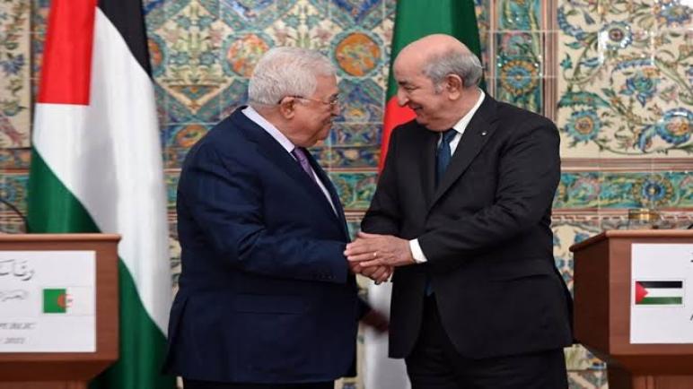 الرئيس تبون لنظيره الفلسطيني: قدراتنا وإمكانياتنا في خدمة شعبكم وقضيته