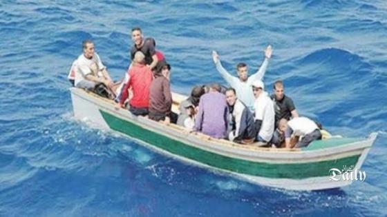 ناشطة اسبانية: وفاة شابين داخل حاوية وفقدان حراڨة جزائريين في عرض البحر بينهم امرأة وأطفال صغار.