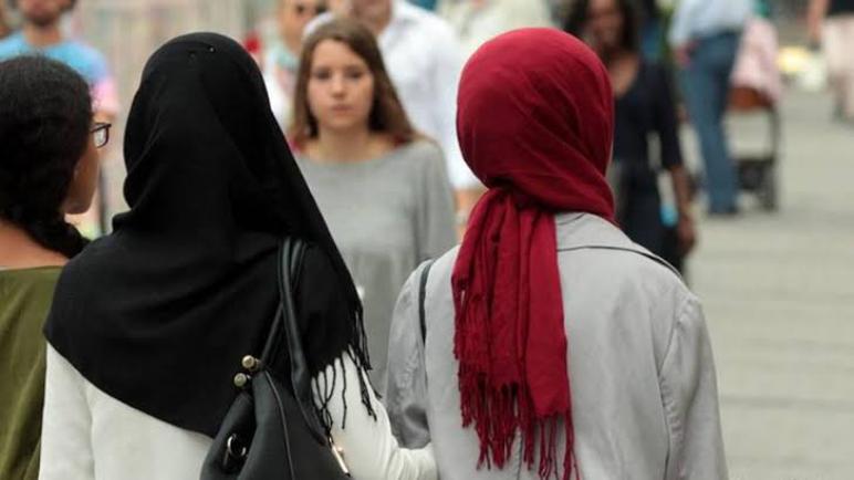 ‏فرنسا.. مجلس الشيوخ يقر حظر ارتداء الحجاب في المنافسات الرياضية