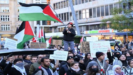 مظاهرات حاشدة في أوروبا للمطالبة بوقف الإبادة الجماعية في غزة