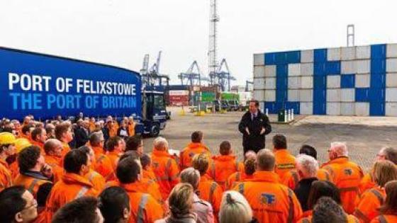 عمال أكبر ميناء ببريطانيا ينضمون لإضراب السكك الحديدية