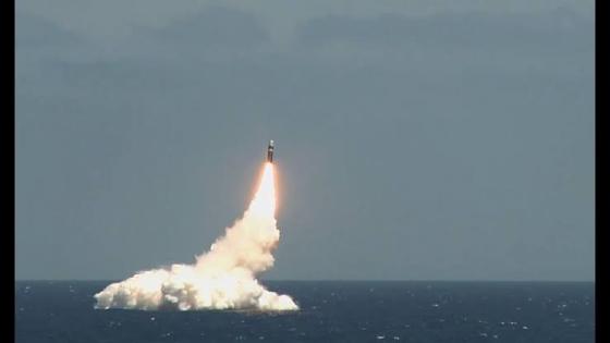 كوريا الشمالية تستعد لاختبار صاروخ باليستي تطلقه غواصة