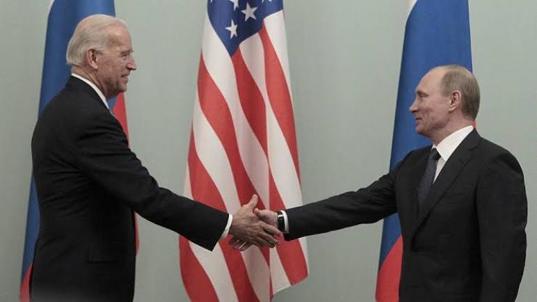 محادثات أمريكية-روسية حول الأسلحة النووية والأزمة الأوكرانية