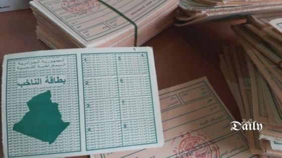 انطلاق أول مكتب تصويت متنقل نحو منطقة الشناشن ببلدية تندوف