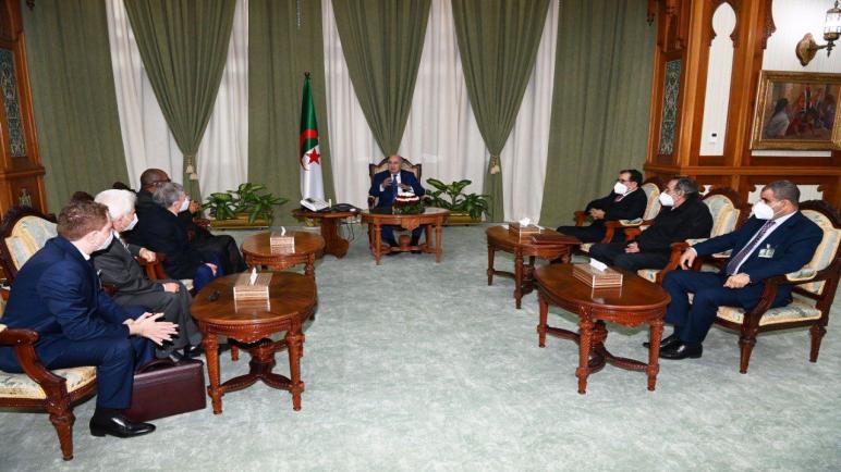 رئيس الجمهورية يستقبل أعضاءً جزائريين من اللجنة المشتركة للمؤرّخين الجزائريين والفرنسيين
