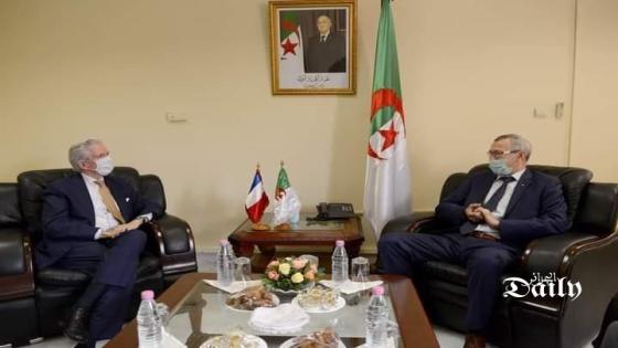 وزير الإتصال يستقبل السفير الفرنسي بالجزائر