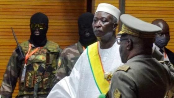 إنقلاب ثاني في مالي : العقيد غويتا يعلن عزل الرئيس ورئيس الحكومة نهائيا