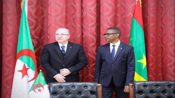 الجزائر/ موريتانيا : الوزير الأول الموريتاني يعبر عن ارتياحه لتطابق الرؤى بشأن القضايا الإقليمية والدولية