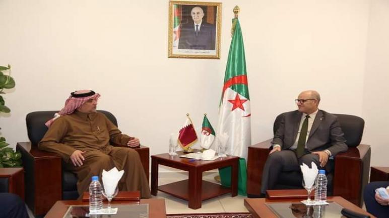 بن عتو يبحث سبل تعزيز التعاون مع السفير القطري بالجزائر