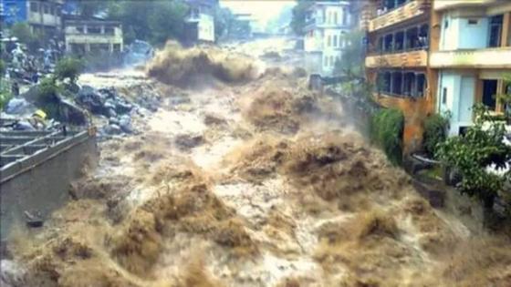 باكستان تعلن حالة الطوارىء بسبب الفيضانات