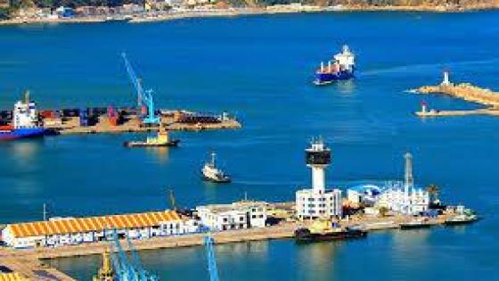 وزارة الداخلية تؤكد نقل مواد حساسة كانت مخزنة بميناء سكيكدة
