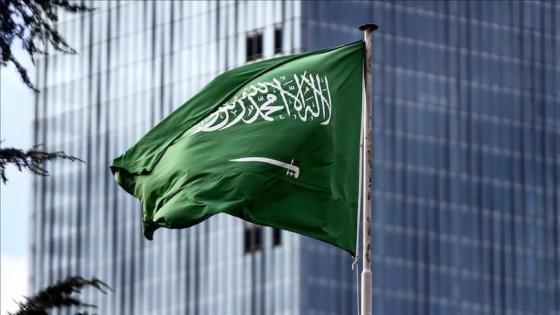 السعودية تعيد افتتاح بعض الأنشطة الاقتصادية والتجارية