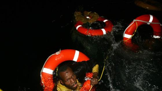 العثور على جثث 17 مهاجرا في زورق قبالة جزر الكناري