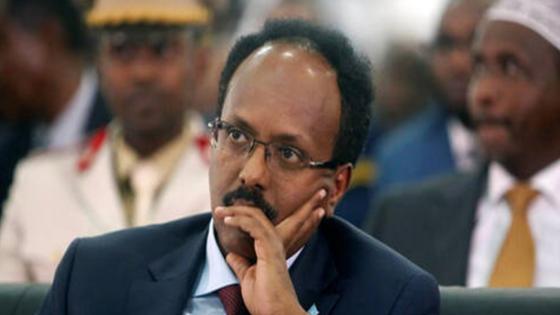 الرئيس الصومالي يوقع على التمديد لنفسه وللبرلمان لمدة عامين